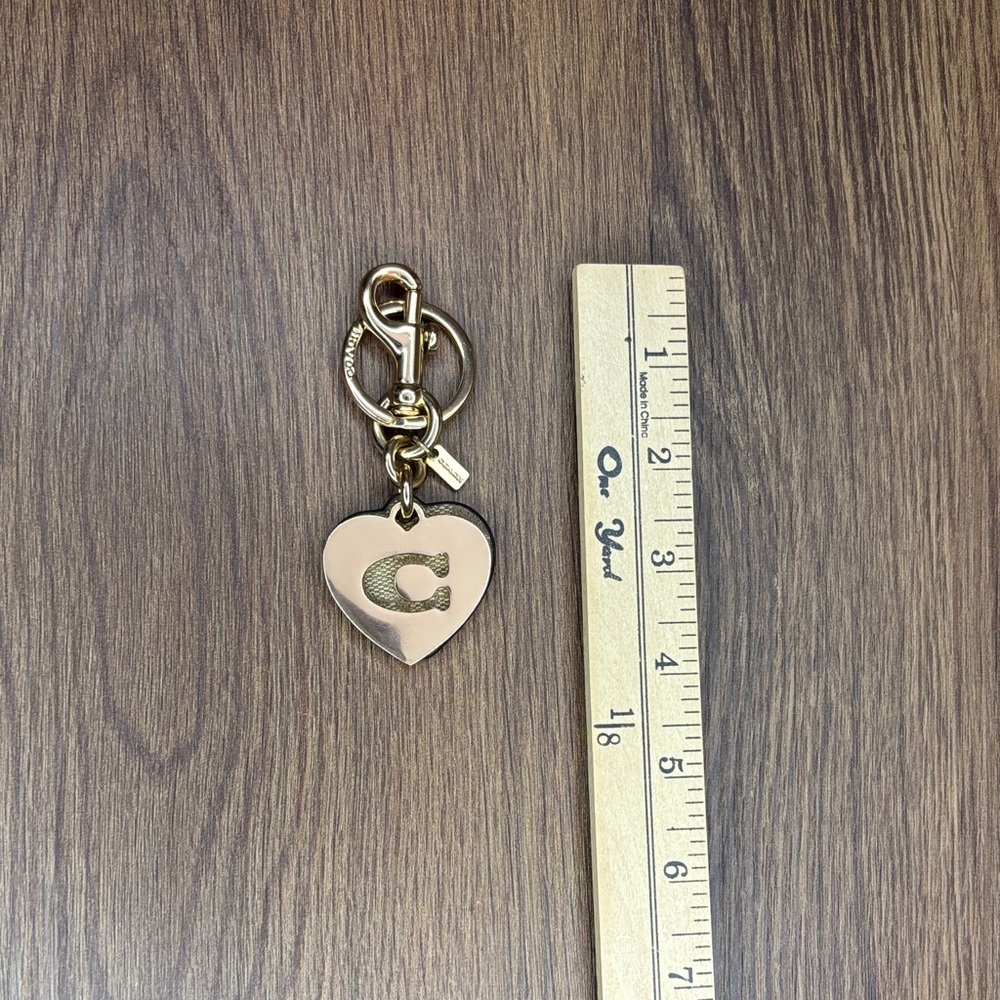 Coach 91478 Signature Heart Keychain Bag Charm Gold C Logo Y2K Vintage - Picture 5 of 5